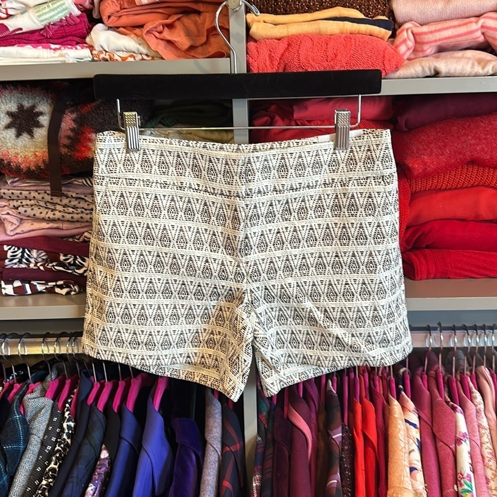 Loft Riviera 4” white/bronze metallic threads size 00 (fits like 0-2) shorts